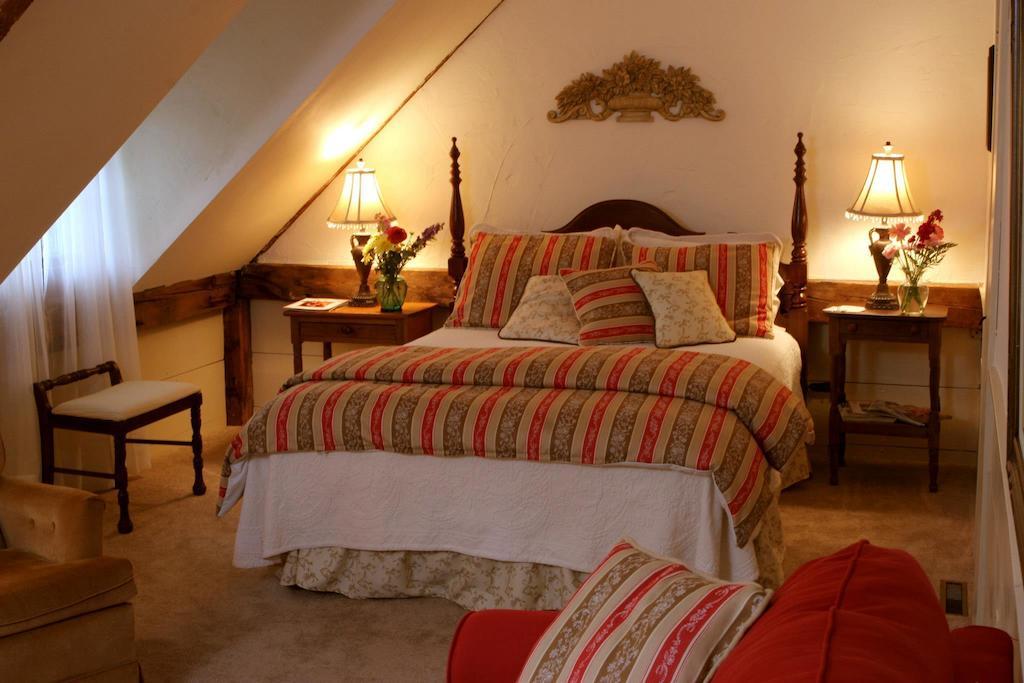 Henniker Colby Hill Inn חדר תמונה